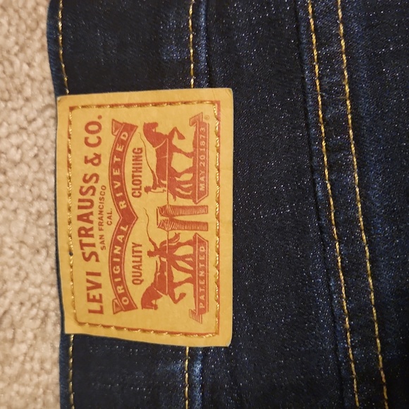 Levi's Bermuda Shorts, like new, size 27 - Picture 5 of 9